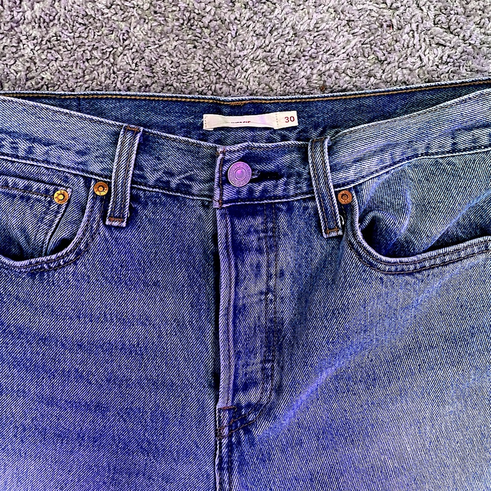 Levi’s wedgie light wash jeans.